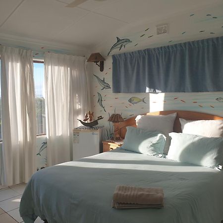 Deep Blue Guest House Amanzimtoti Bagian luar foto