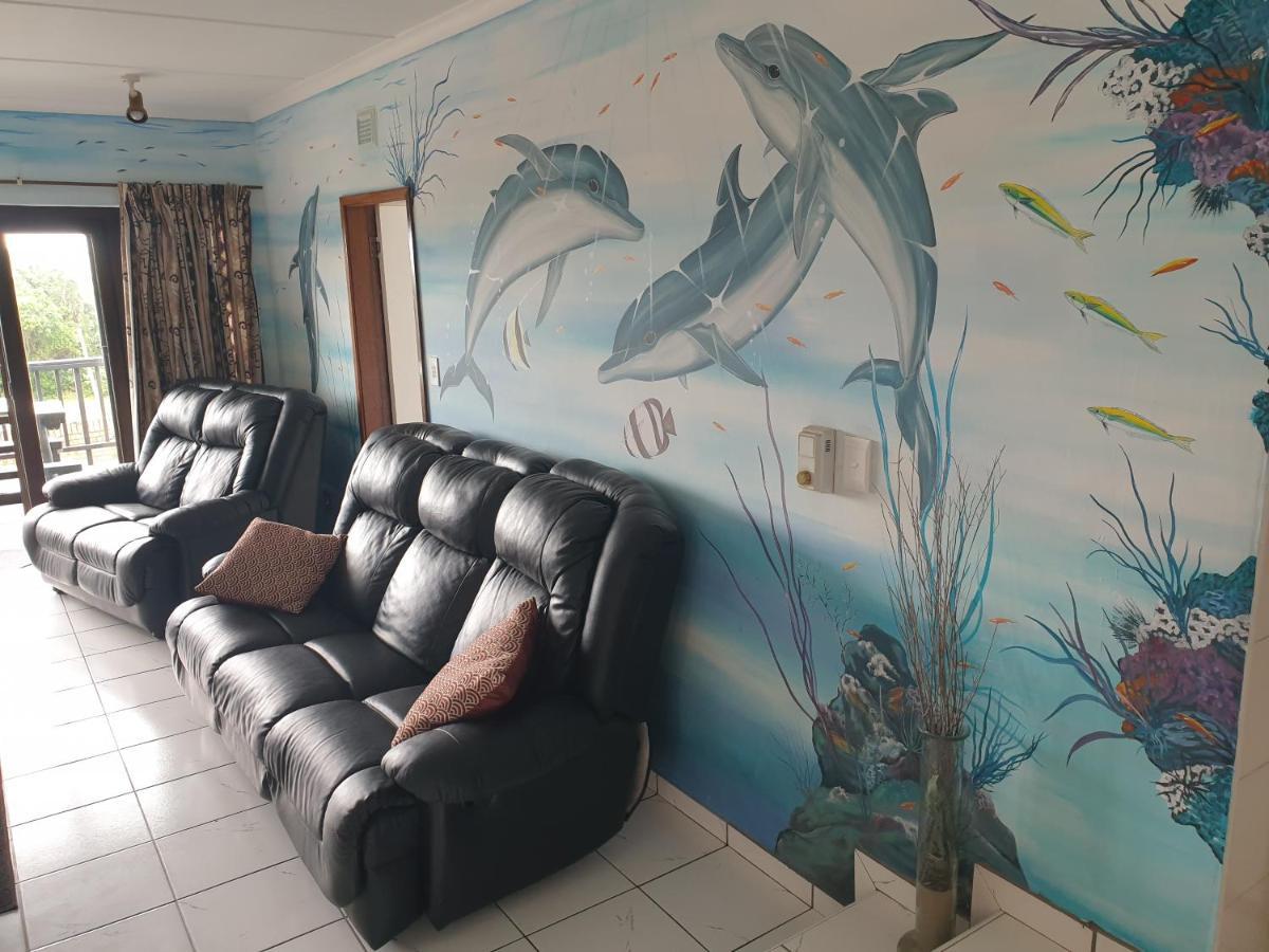 Deep Blue Guest House Amanzimtoti Bagian luar foto