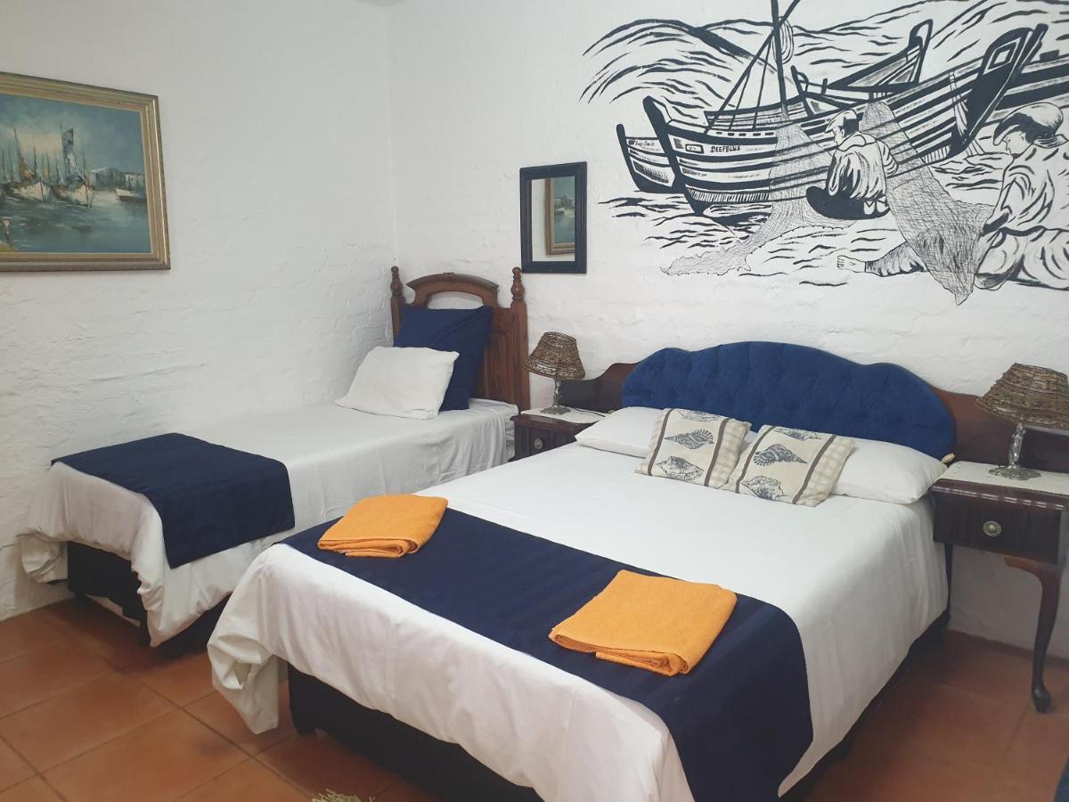 Deep Blue Guest House Amanzimtoti Bagian luar foto
